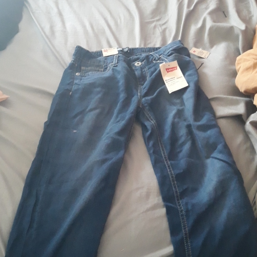 These are Levi's branded pants super comfy